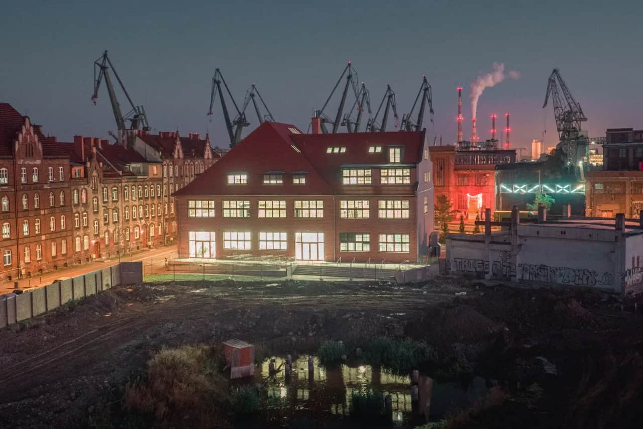 Muzeum sztuki nowoczesnej Gdańsk: NOMUS czy Pałac Opatów? Wybierz!