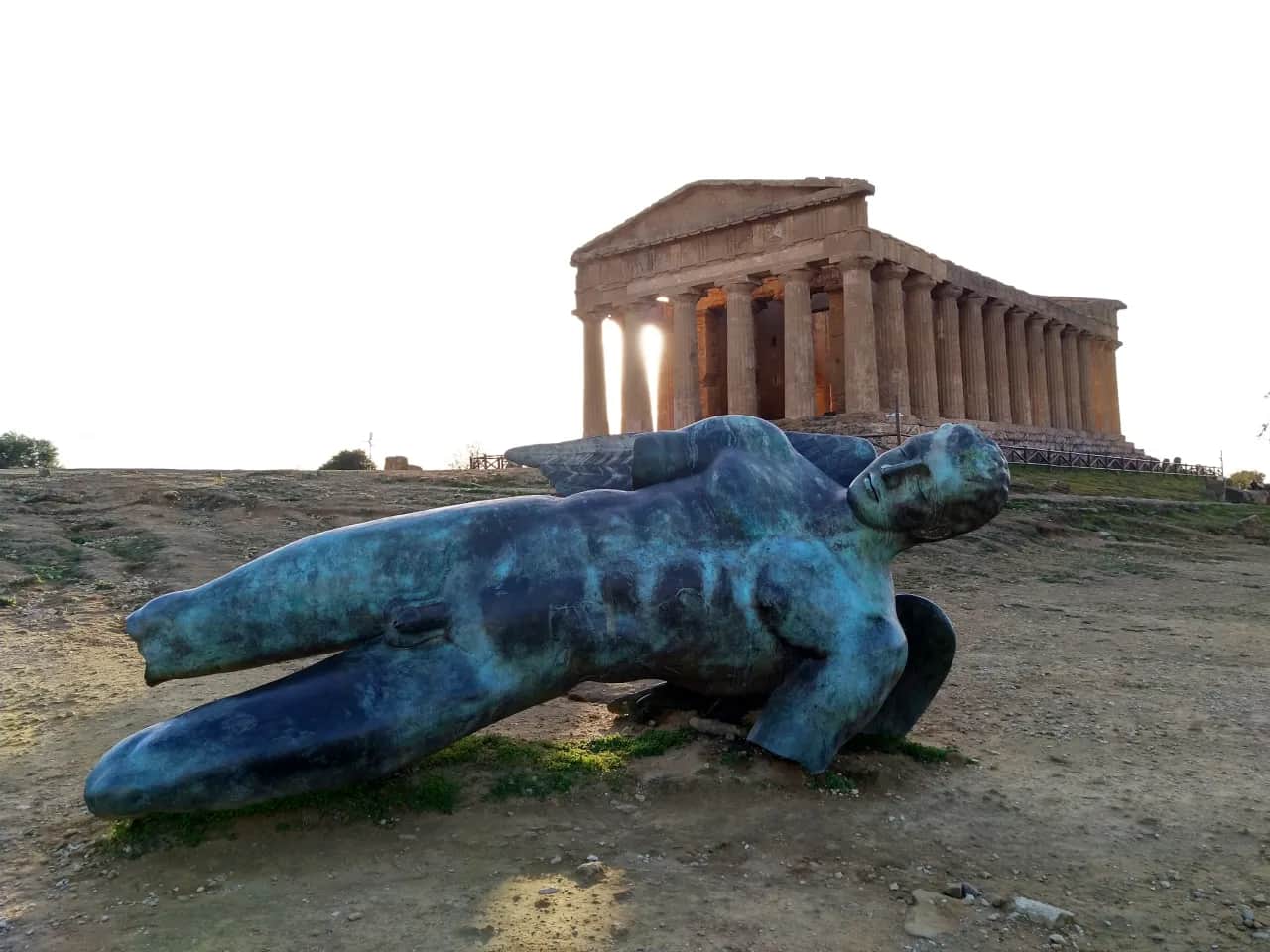 Dolina Świątyń Mitoraj: Ikar, który został na Sycylii